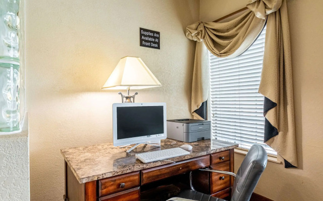 Quality Suites San Antonio Brooks City Base
