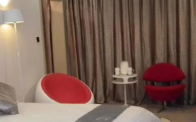 Victoria Hotel