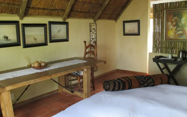 Aloe and Elephant Lodge