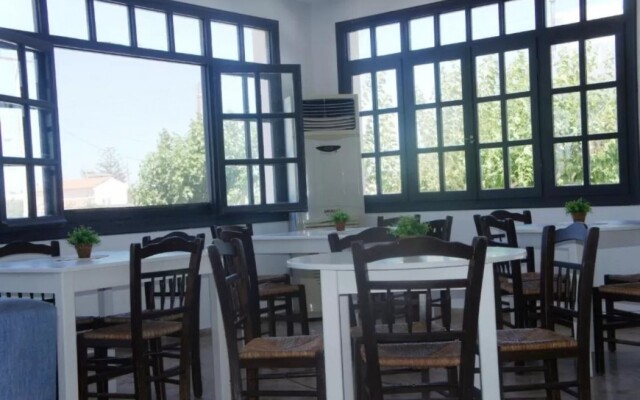 Anemos Inn Hotel