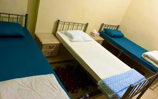 Top House Hostel