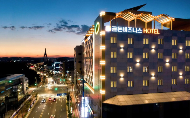 Golden Business Hotel