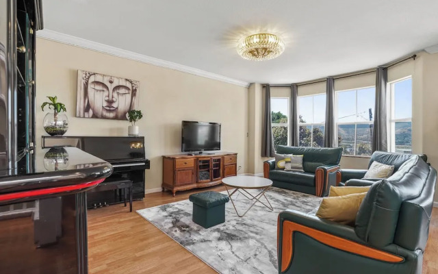 Beautiful 2BR in Silver Terrace