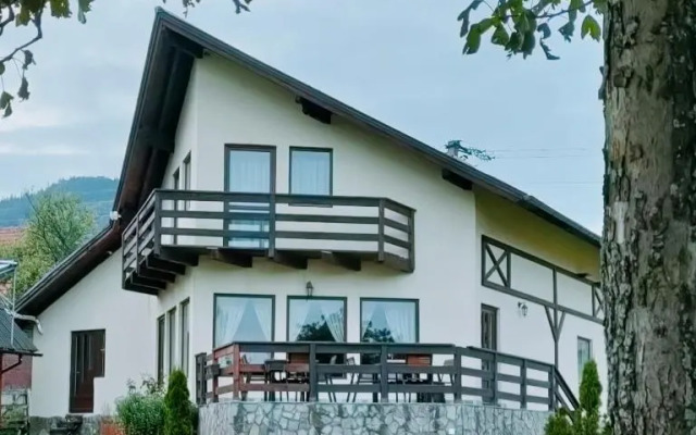 Pension Nea Marin