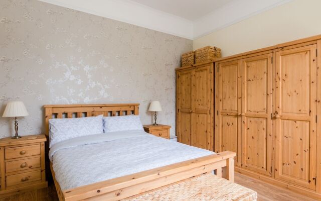 Quaint Holiday Home in Inverurie Near Castle Fraser