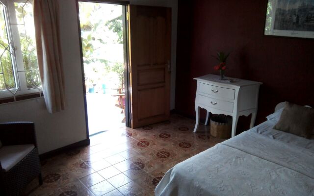 CHEZ LORNA 3 nights or plus