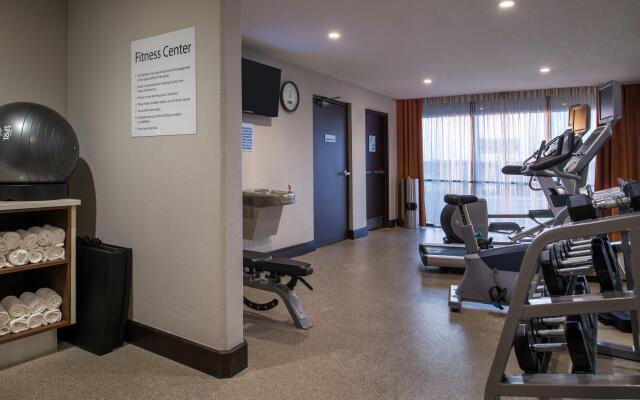 Holiday Inn Express & Suites San Antonio Medical-Six Flags by IHG