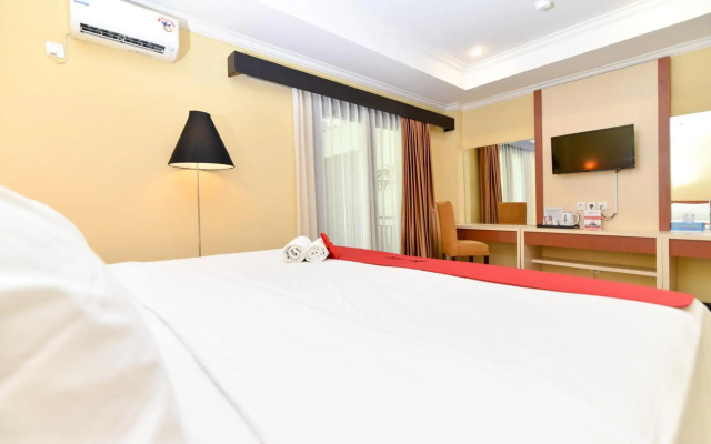 RedDoorz Plus near Mall Bali Galeria 2