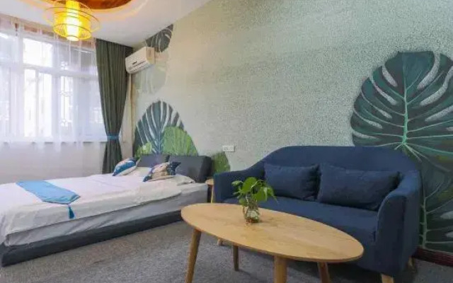 Wuzhen Xiaocheng Love Hotel