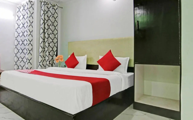 Collection O 806692 Hotel Downtown