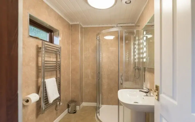 Bluebell Lodge 3 with Hot Tub