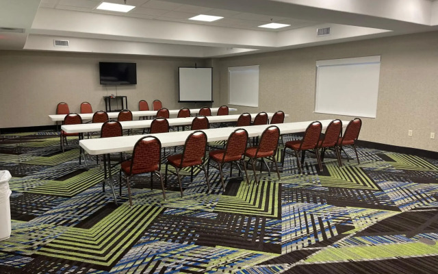 Holiday Inn Express Hotel & Suites Las Vegas by IHG