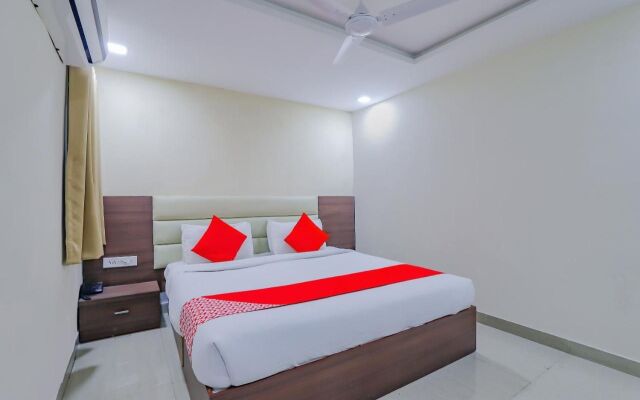 OYO 72759 Hotel Greenwood