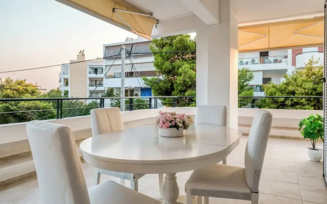 Luxurious Stylish 2 Bd Villa in Voula