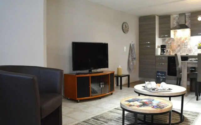 Comfortable Apartment With Terrace