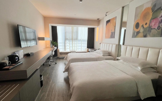 Metropolo Hangzhou Railway Station East