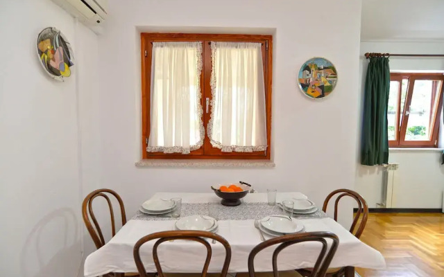 Apartment 739