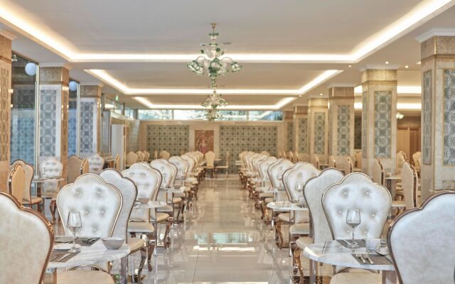 Mythos Palace Resort 