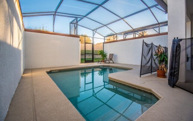 4 Bdrm With Private Pool