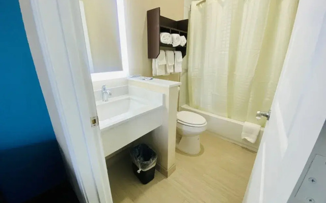 Scottish Inn & Suites