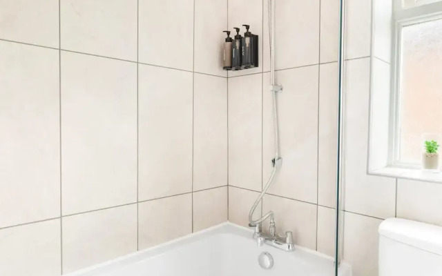 Charming 3 bed House in Wollaton, Nottingham