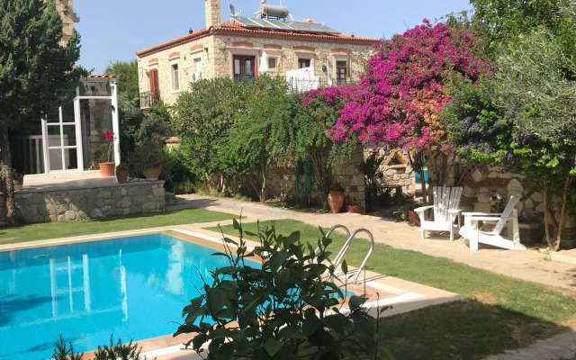 Alacati Zeytin Konak Hotel