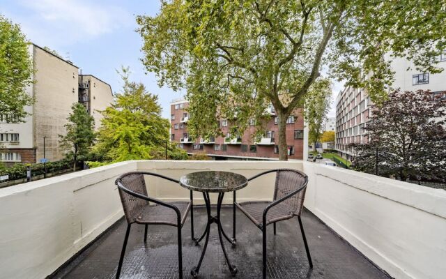 Modern Flat in Paddington