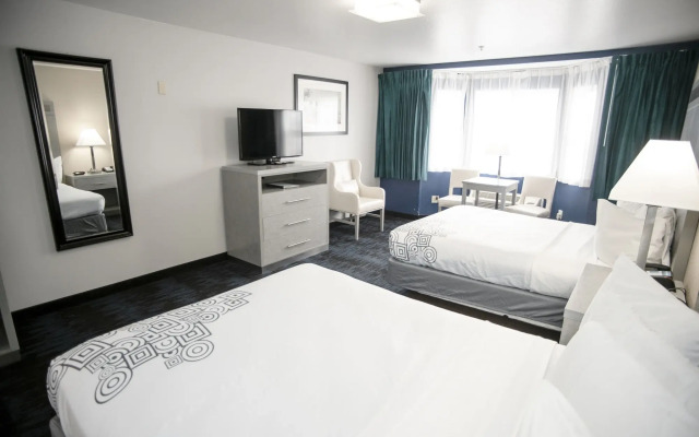 Anchor Beach Inn