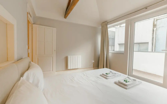 Urban Refuge 4BD by Vacationy