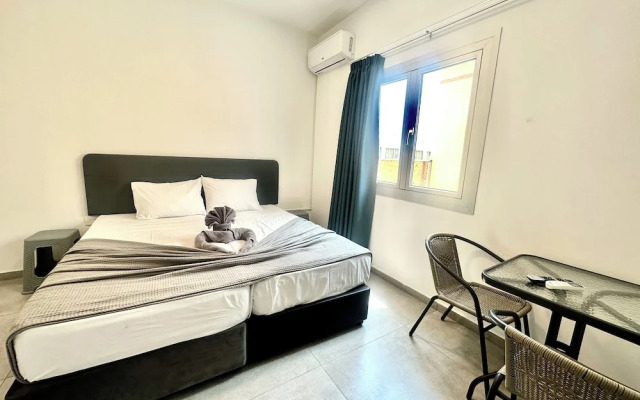 Sun Plaza Suites - Adults Only