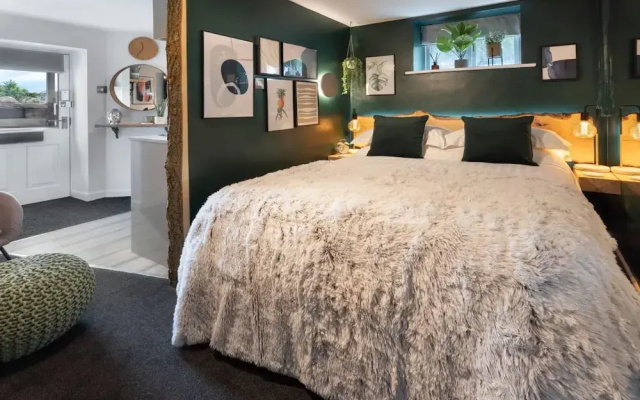 Eden Escape - Comfy Apartment Quiet Neighbourhood