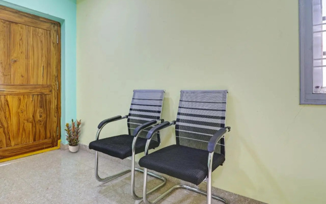 OYO 70303 S V Residency Kajaguda