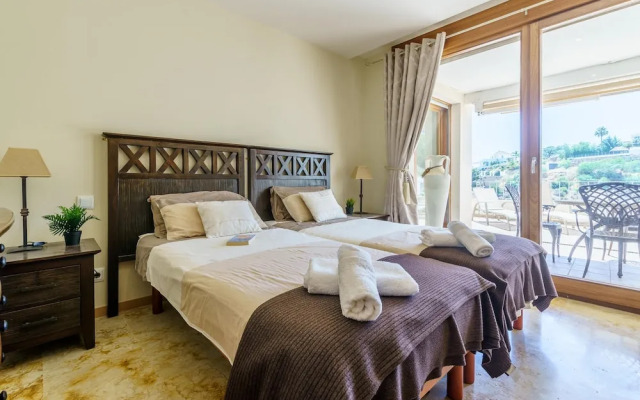 Marbella Mountain With sea View and Pool