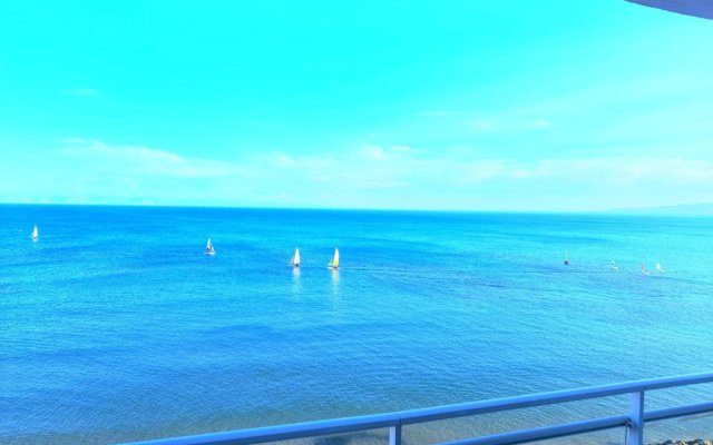 The bleu sea