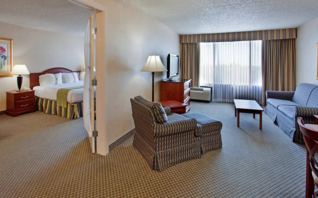 Holiday Inn Wichita East I-35 by IHG