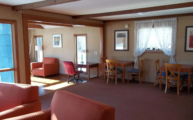 Weathervane Motel