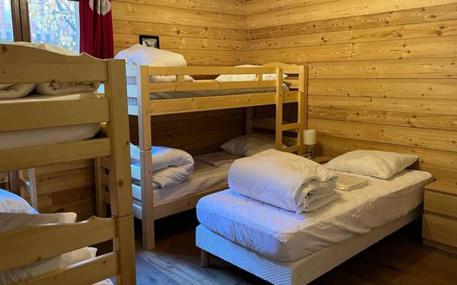 Spacious 16-person chalet with five bedrooms in Les Deux Alpes