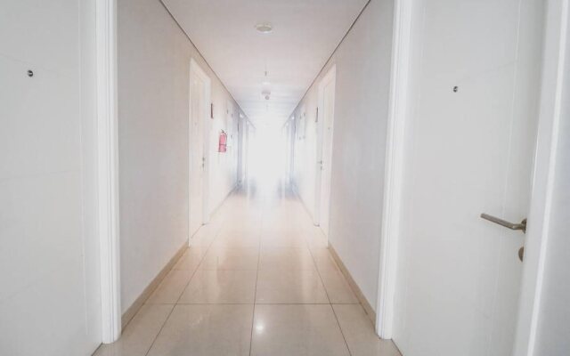 RedDoorz Apartment near Summarecon Mall Serpong