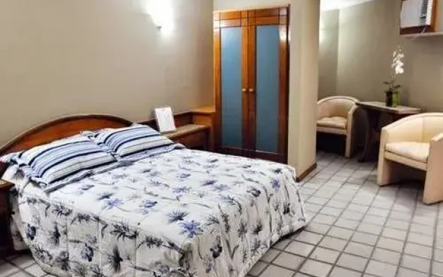 Hostess Hotel