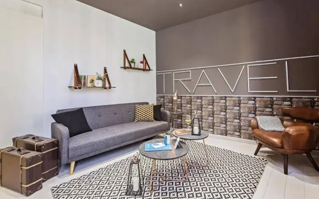 Apartments Fira Sants