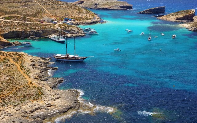 Blue Waters Penthouse Sliema