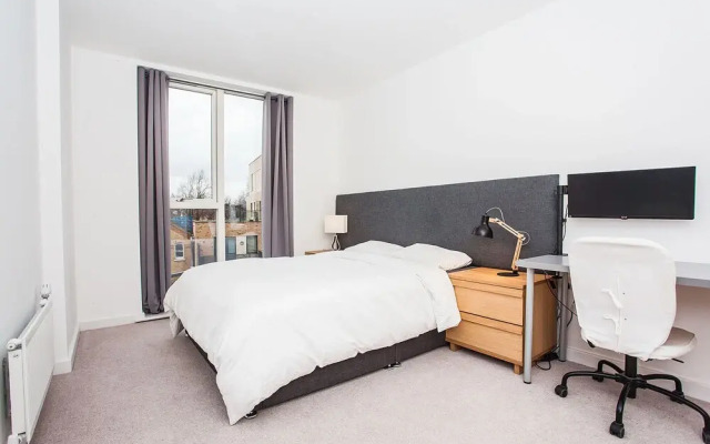 Flat With Roof Terrace in Central London