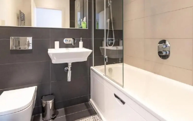 Impeccable 2-bed Apartment in Reading