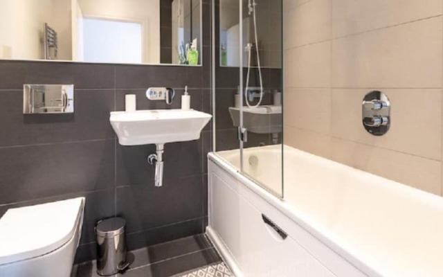 Impeccable 2-bed Apartment in Reading