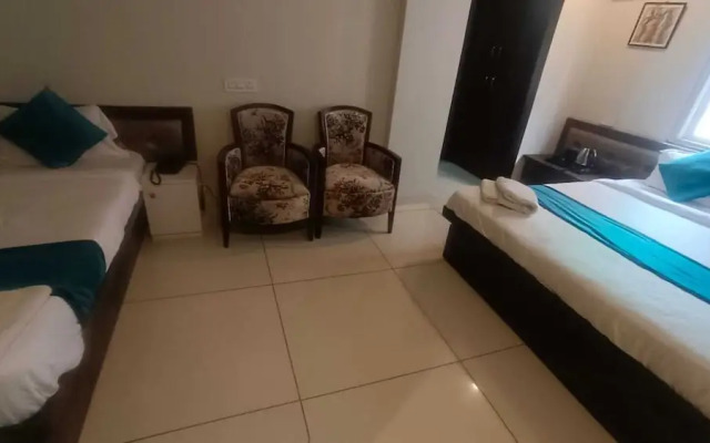 MadStays Signature Planet - Vijay Nagar