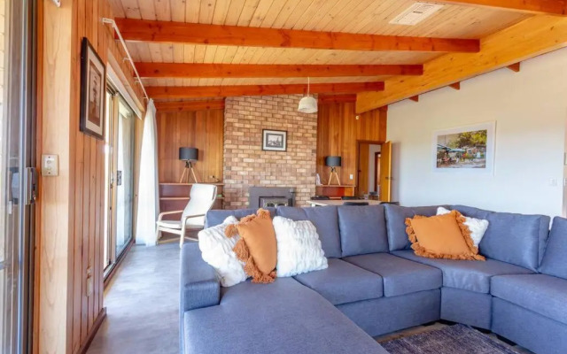 Celestial Heights - Stunning Views of City & Bay