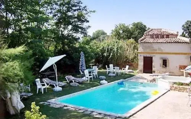 6 Bedroom House 16338592 By HomeRez