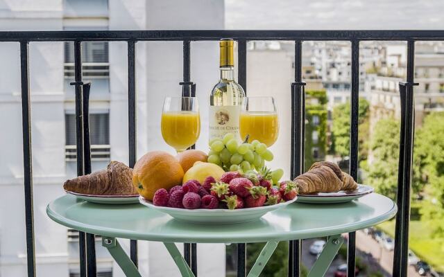 EUROPEA Eiffel Tower View Residence