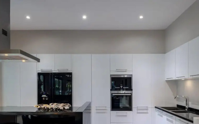 Luxury 5 Bedroom Pool Villa B11B