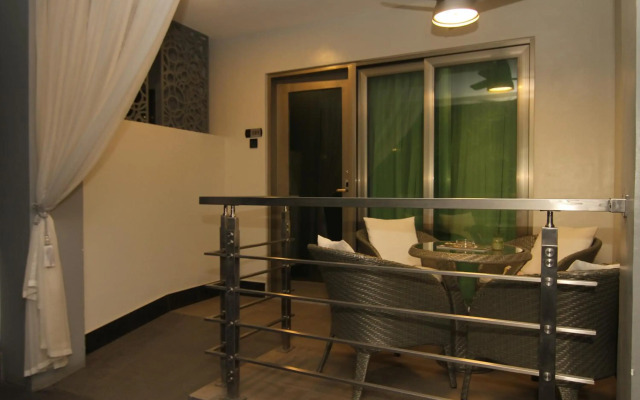 Eloisa Royal Suites